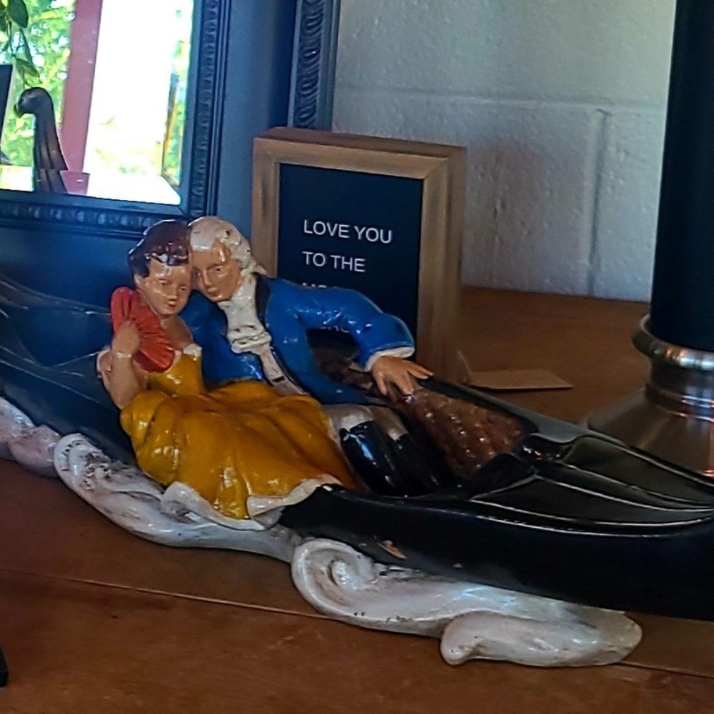 Mid-Century Vintage Chalkware Gondola 29x8 Rococo - Picture 5 of 5